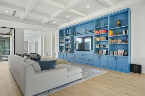 Bali Cinq New Providence Paradise Island BS