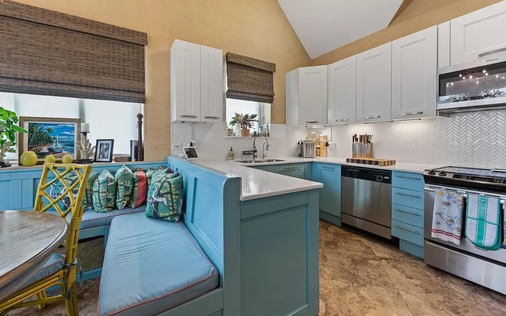 Bldg 4 Love Beach Walk New Providence Paradise Island BS