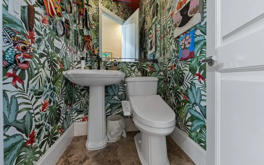 Bldg 4 Love Beach Walk New Providence Paradise Island BS