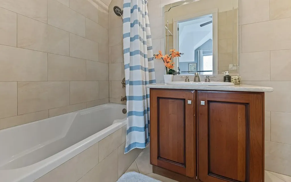 Bldg 4 Love Beach Walk New Providence Paradise Island BS