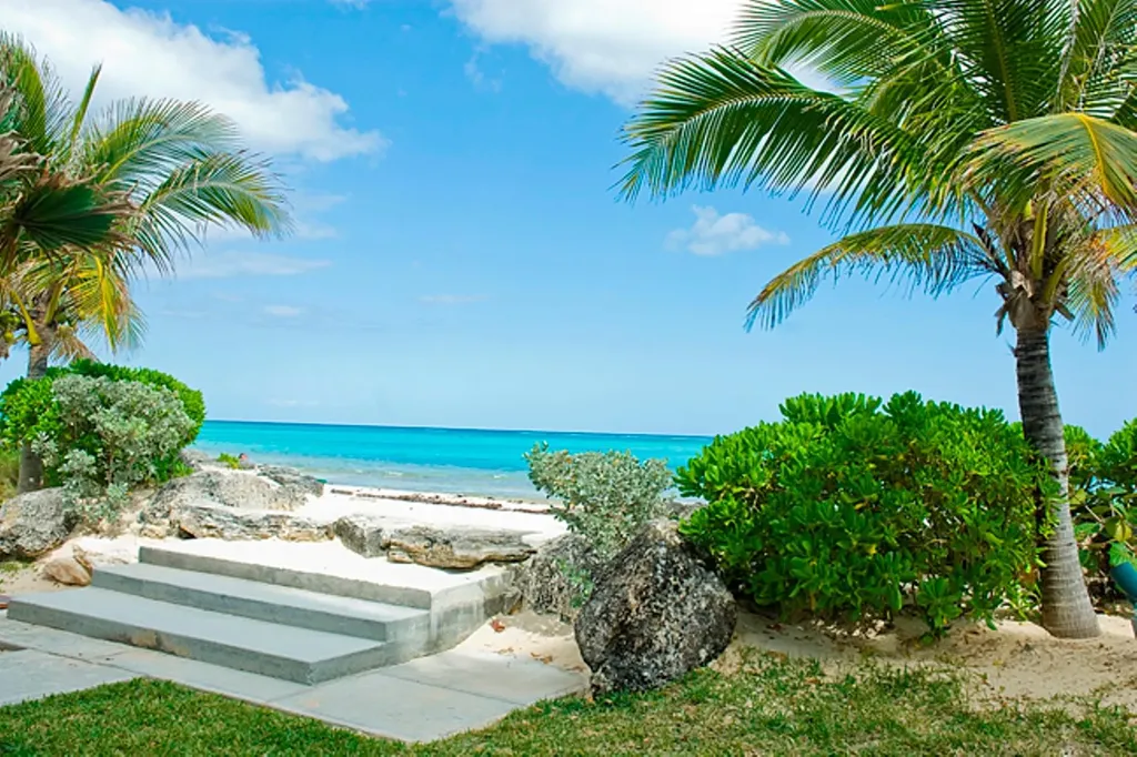 Bldg 4 Love Beach Walk New Providence Paradise Island BS