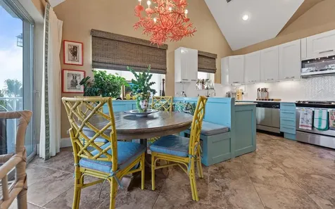 Bldg 4 Love Beach Walk New Providence Paradise Island BS