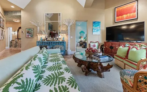 Bldg 4 Love Beach Walk New Providence Paradise Island BS