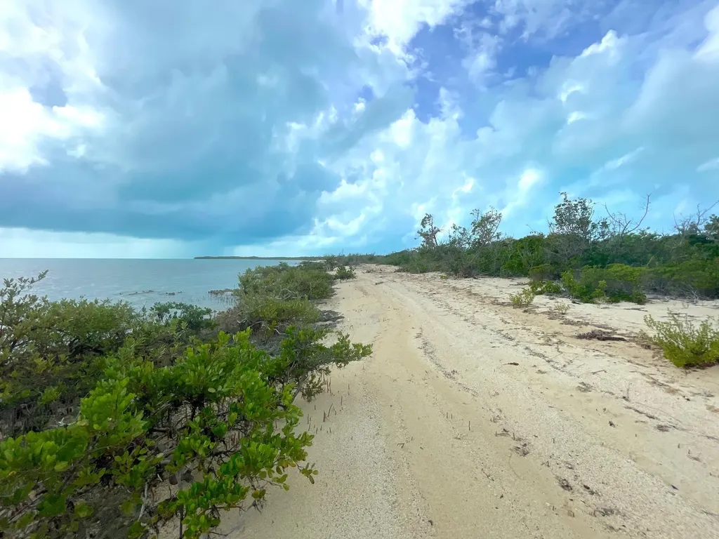 5.67 Acre Waterfront Lot Long Island BS