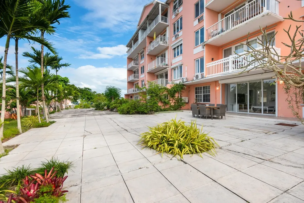 Prospect Ridge Condos New Providence Paradise Island BS