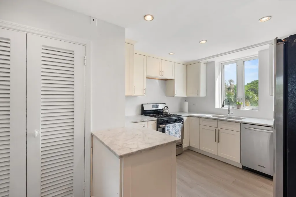 Prospect Ridge Condos New Providence Paradise Island BS