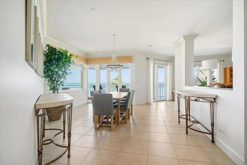 Beach Manor, Bayroc New Providence Paradise Island BS