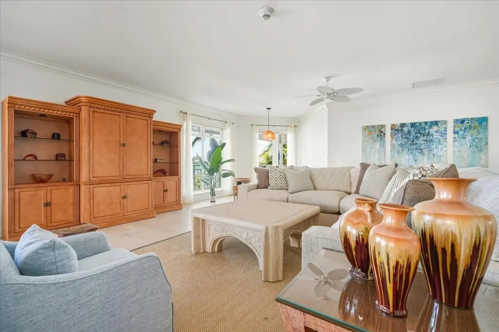 Beach Manor, Bayroc New Providence Paradise Island BS