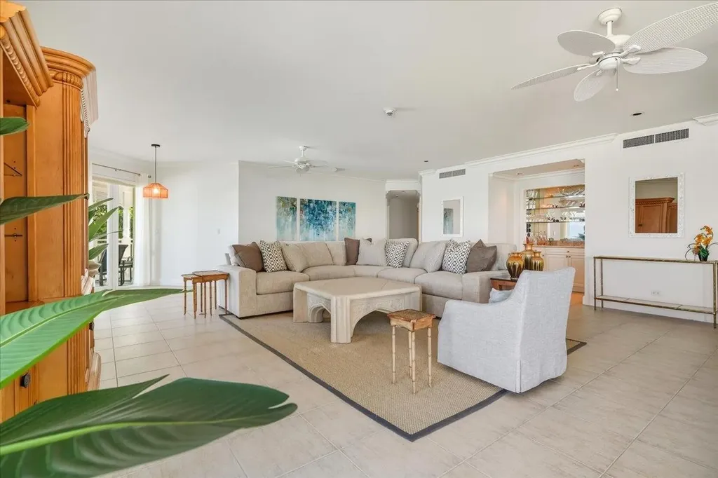 Beach Manor, Bayroc New Providence Paradise Island BS