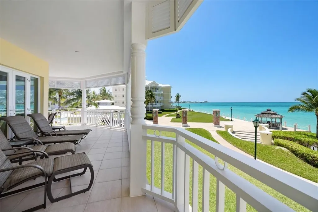 Beach Manor, Bayroc New Providence Paradise Island BS