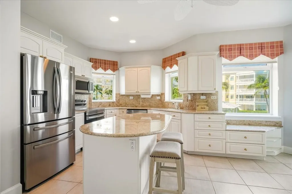 Beach Manor, Bayroc New Providence Paradise Island BS