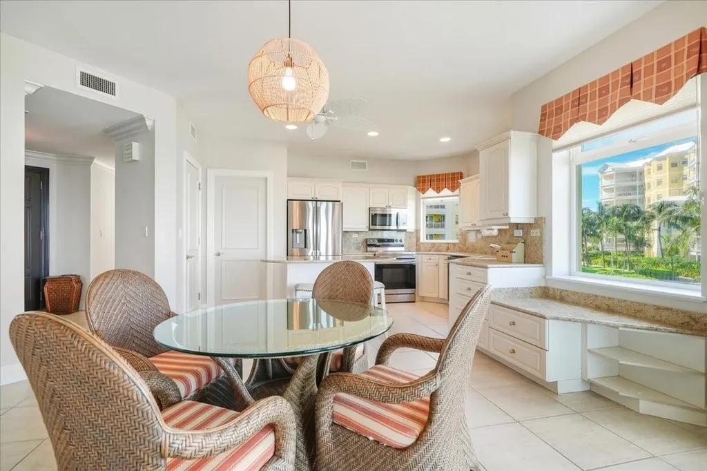 Beach Manor, Bayroc New Providence Paradise Island BS