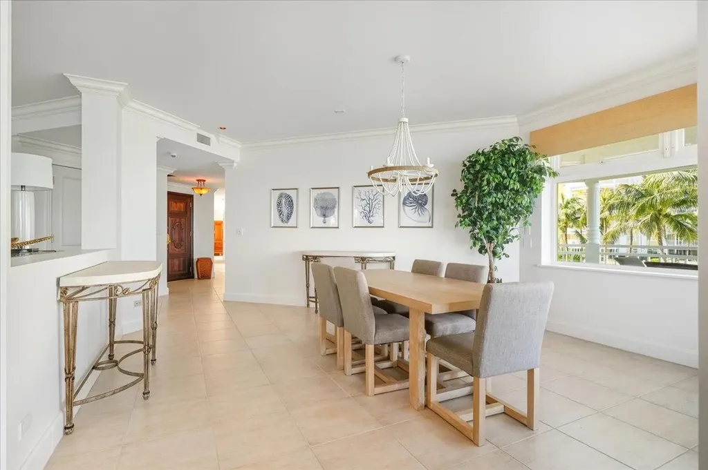 Beach Manor, Bayroc New Providence Paradise Island BS