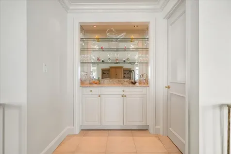 Beach Manor, Bayroc New Providence Paradise Island BS