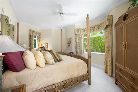 Beach Manor, Bayroc New Providence Paradise Island BS