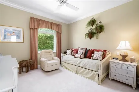 Beach Manor, Bayroc New Providence Paradise Island BS