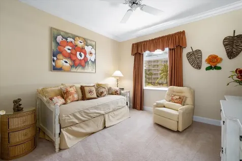 Beach Manor, Bayroc New Providence Paradise Island BS