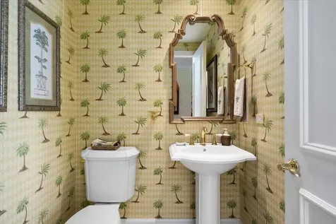 Beach Manor, Bayroc New Providence Paradise Island BS