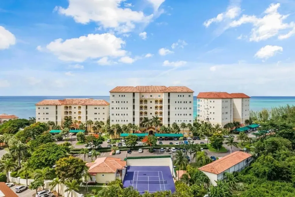 Penthouse 1, B2 Caves Heights New Providence Paradise Island BS