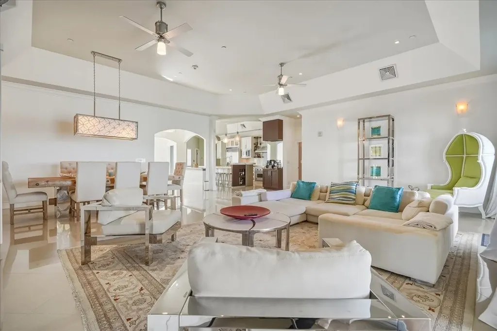 Penthouse 1, B2 Caves Heights New Providence Paradise Island BS