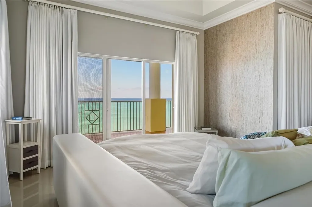 Penthouse 1, B2 Caves Heights New Providence Paradise Island BS