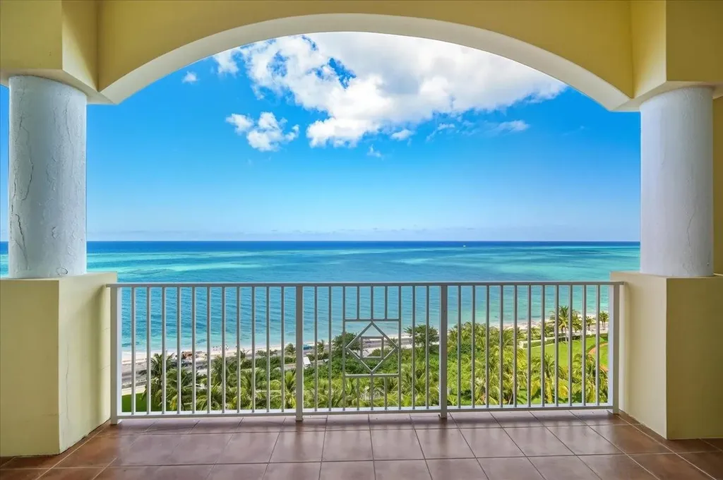 Penthouse 1, B2 Caves Heights New Providence Paradise Island BS