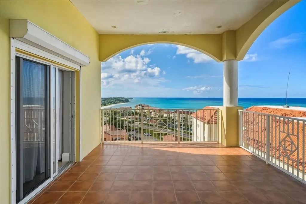 Penthouse 1, B2 Caves Heights New Providence Paradise Island BS