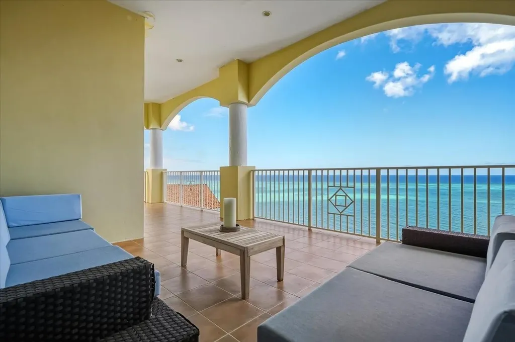 Penthouse 1, B2 Caves Heights New Providence Paradise Island BS