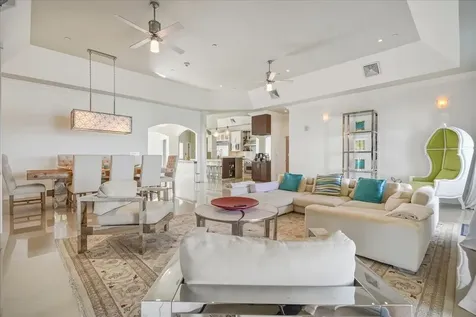 Penthouse 1, B2 Caves Heights New Providence Paradise Island BS