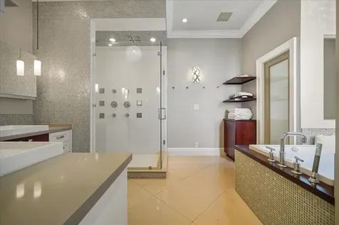 Penthouse 1, B2 Caves Heights New Providence Paradise Island BS