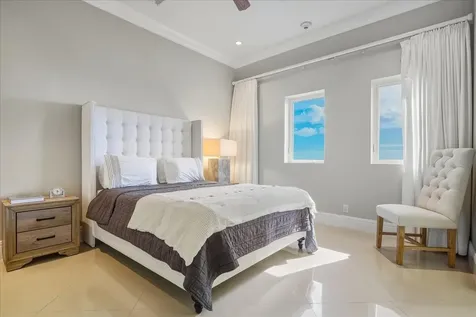 Penthouse 1, B2 Caves Heights New Providence Paradise Island BS