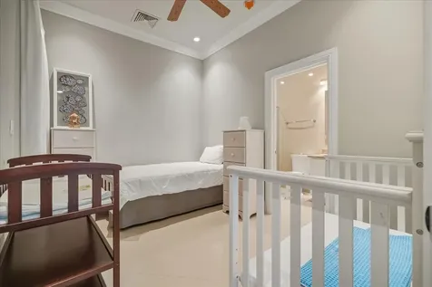 Penthouse 1, B2 Caves Heights New Providence Paradise Island BS