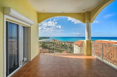 Penthouse 1, B2 Caves Heights New Providence Paradise Island BS