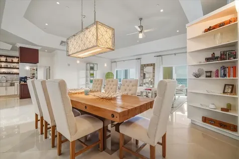 Penthouse 1, B2 Caves Heights New Providence Paradise Island BS