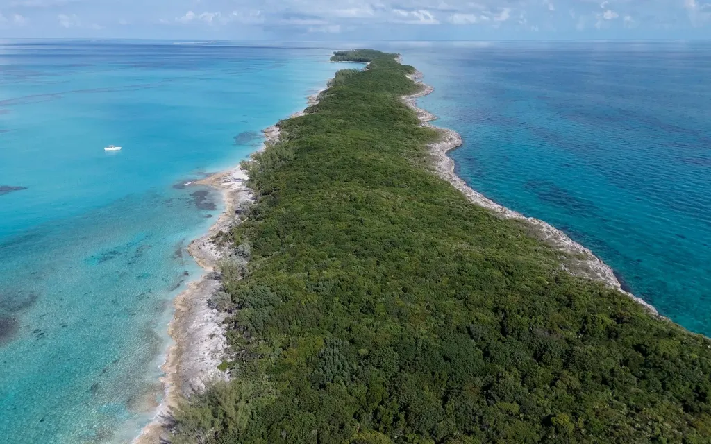 Tract B, Rose Island New Providence Paradise Island BS