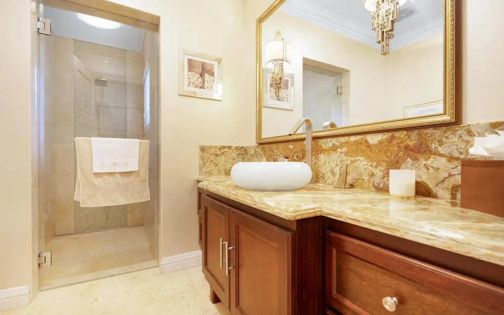 17 Chelsea Place New Providence Paradise Island BS