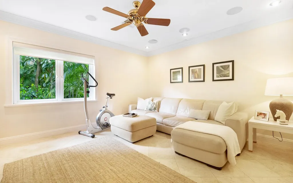 17 Chelsea Place New Providence Paradise Island BS