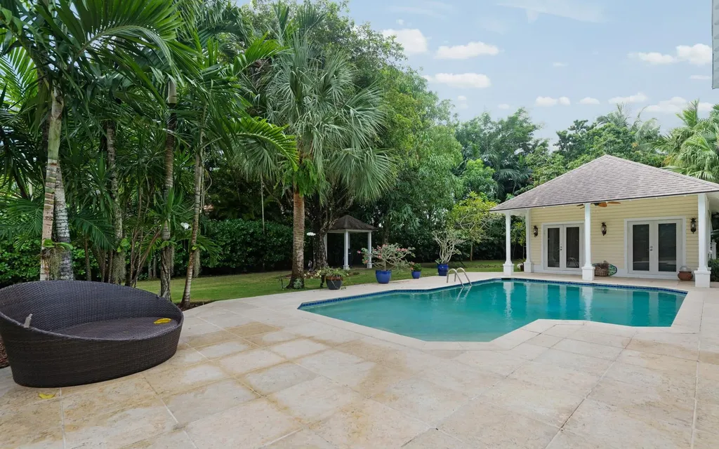 17 Chelsea Place New Providence Paradise Island BS