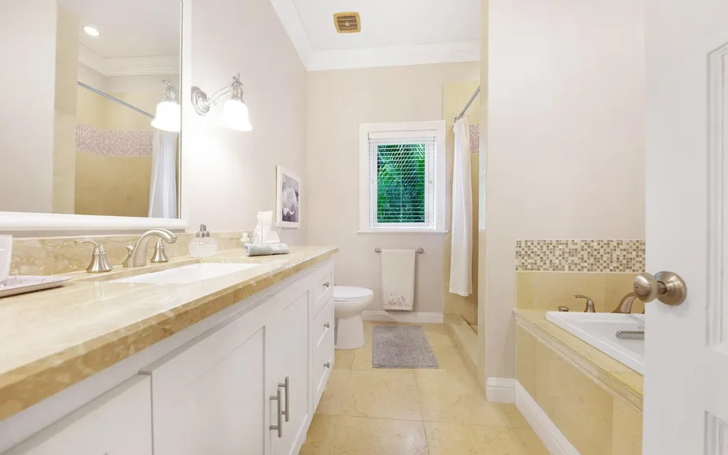 17 Chelsea Place New Providence Paradise Island BS