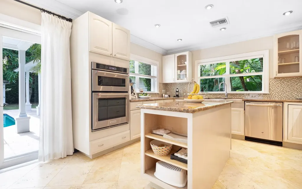 17 Chelsea Place New Providence Paradise Island BS