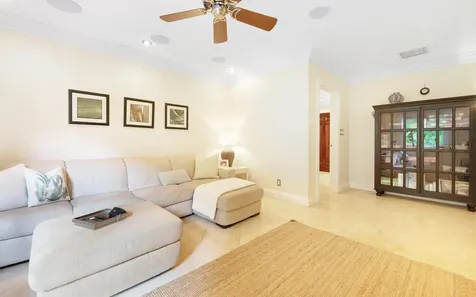 17 Chelsea Place New Providence Paradise Island BS