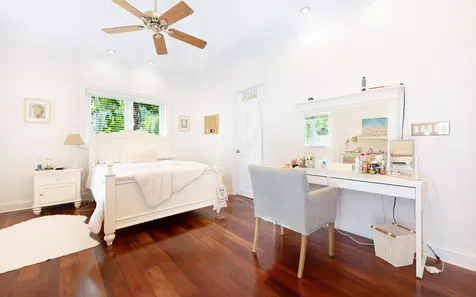 17 Chelsea Place New Providence Paradise Island BS