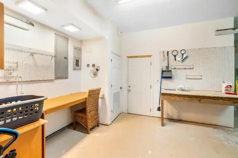 King Circle Grand Bahama Freeport BS