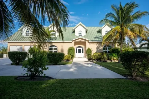 King Circle Grand Bahama Freeport BS