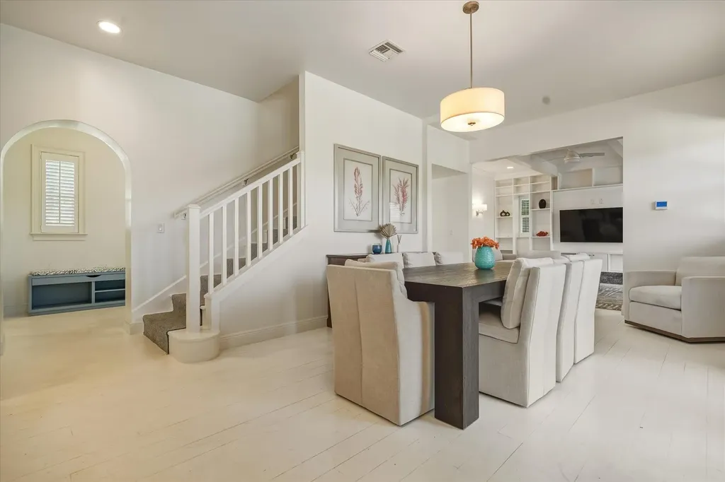 5 Charleston New Providence Paradise Island BS