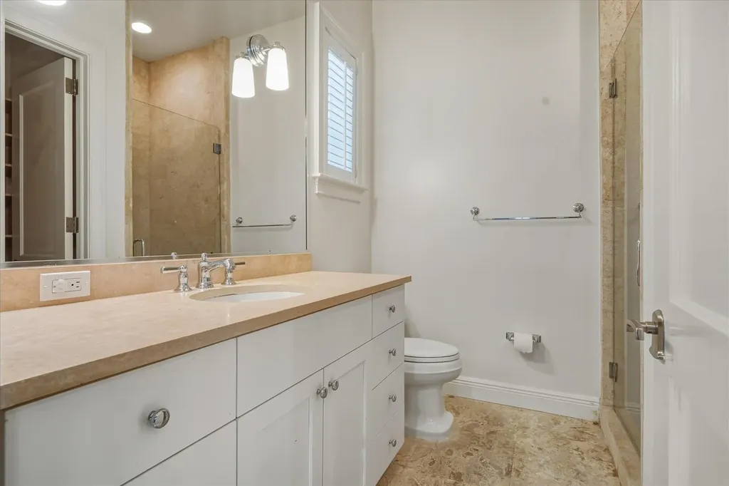 5 Charleston New Providence Paradise Island BS