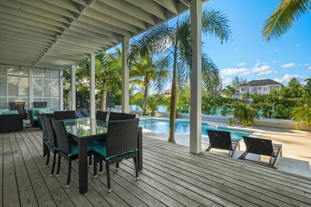 5 Charleston New Providence Paradise Island BS