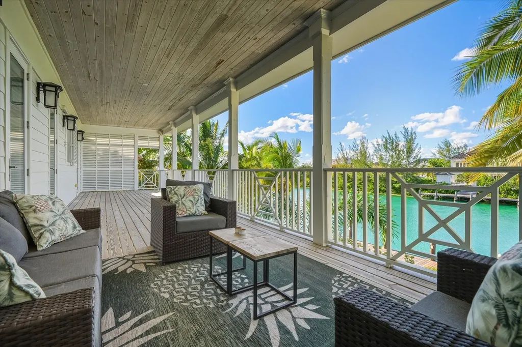 5 Charleston New Providence Paradise Island BS