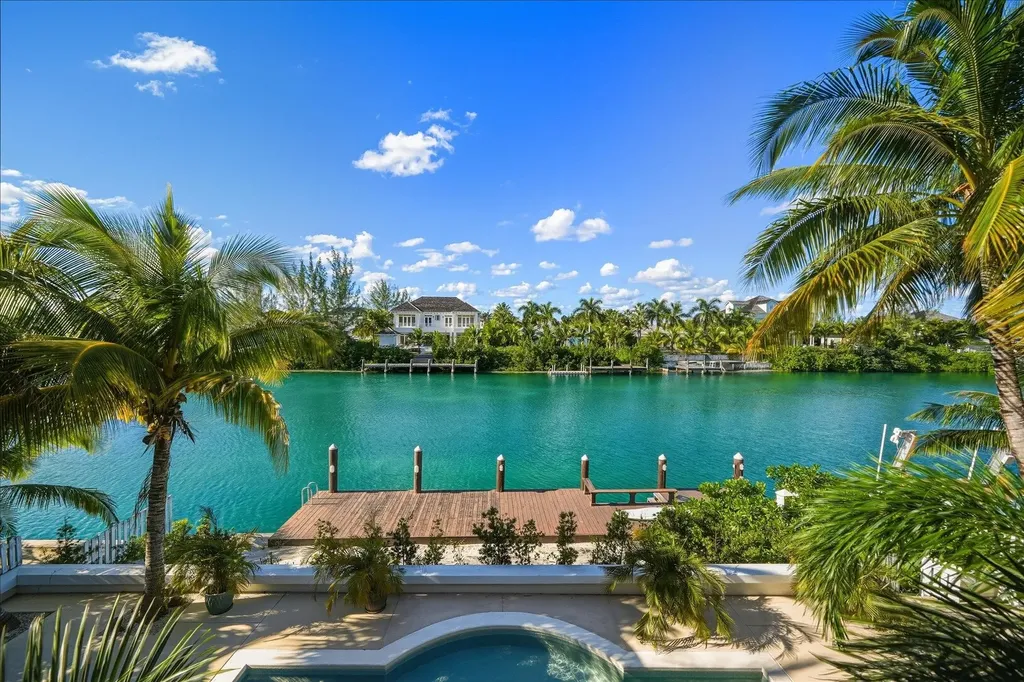 5 Charleston New Providence Paradise Island BS