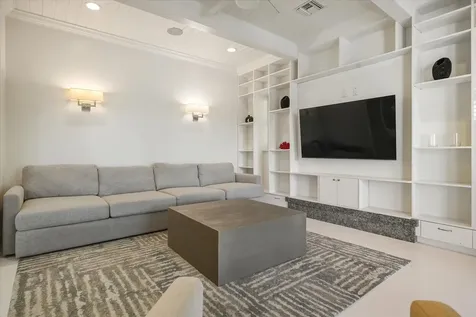 5 Charleston New Providence Paradise Island BS